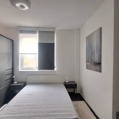 Alquiler de un nuevo piso de 3 habitaciones, 63 m², en el distrito de Vozdovac, Belgrado, Serbia